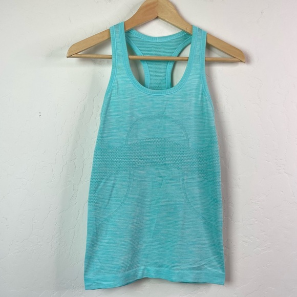 Lululemon Run: Swiftly Tech Racerback
Heathered Angel Blue Top W1F10S, Size 4 - Picture 2 of 16